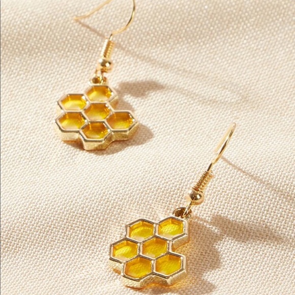 Jewelry - 🍯 New honey comb drop earrings